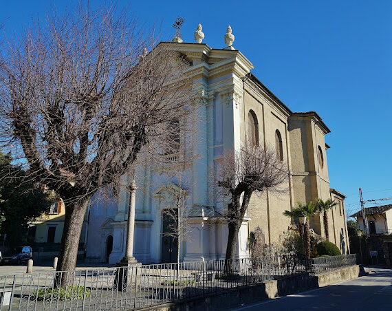 La Chiesa di San Giorgio e San Giovanni Battista a Lesa: Un Capolavoro di Storia e Devozione