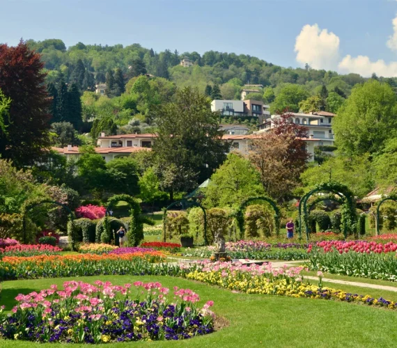 Esplorando la Villa Pallavicini di Stresa: Giardini, Animali e Storia sul Lago Maggiore